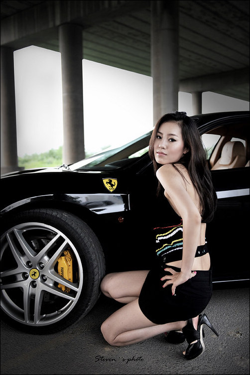 pretty girls Ferrari